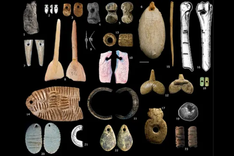 Una selezione di perle risalenti al periodo Gravettiano in Europa. (Credito: J. Baker, et al) -     RIPRODUZIONE RISERVATA