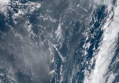 Tonga, l'eruzione del vulcano Hunga "catturata" da un satellite