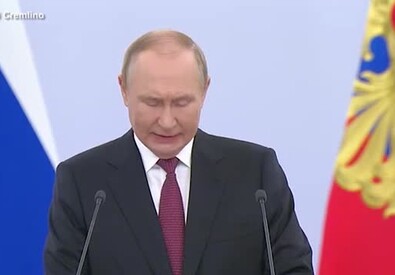 Russia: durante il discorso di Putin Kadyrov piange e Medvedev dorme