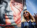 Scampia, Dori Ghezzi inaugura il murale di De Andr? (ANSA)