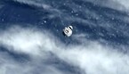 La capsula Dragon della SpaceX durante il suo viaggio verso la Iss (Fonte: NASA TV) (ANSA)