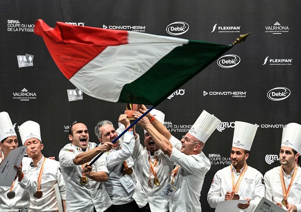 ++ Italia vince il campionato mondiale di pasticceria a Lione ++ © AFP