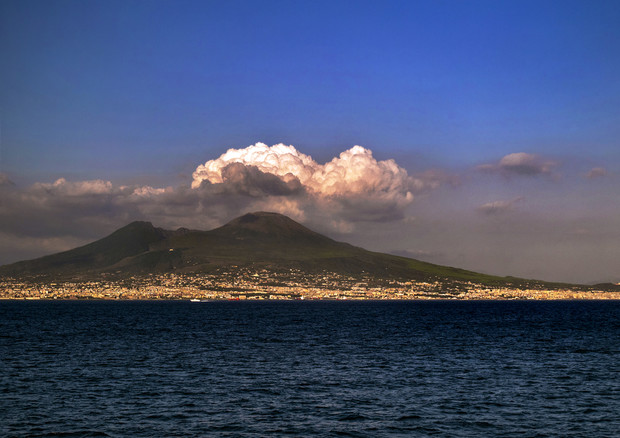 Il Vesuvio (fonte: Vittorio Pandolfi da Flickr) © Ansa