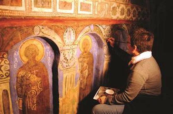 One of the millenarian frescoes restored inTokali