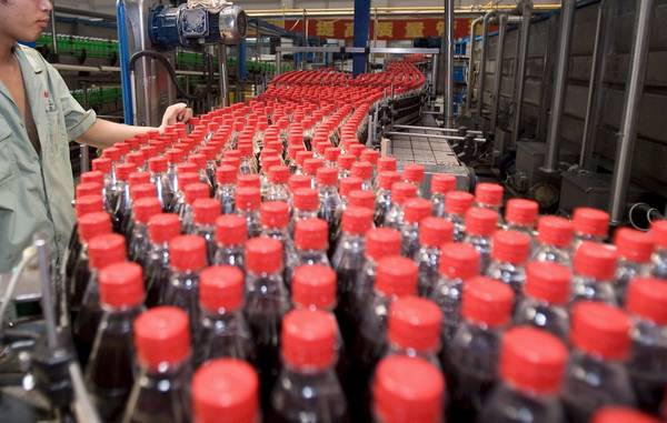 Coca-Cola Hellenic leaves Greece and moves to Switzerland