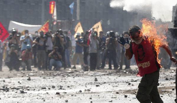 Police regain control of Taksim suare in Istanbul
