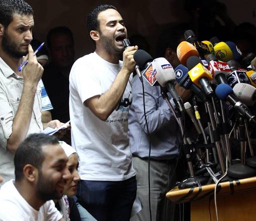 Egypt activists raise the bar in anti-Morsi campaign