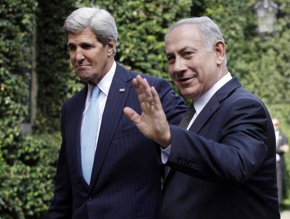 US Secretary of State John Kerry (L) with Israeli Prime Minister Benjamin Netanyahu (R) in Rome, 23 October 2013.