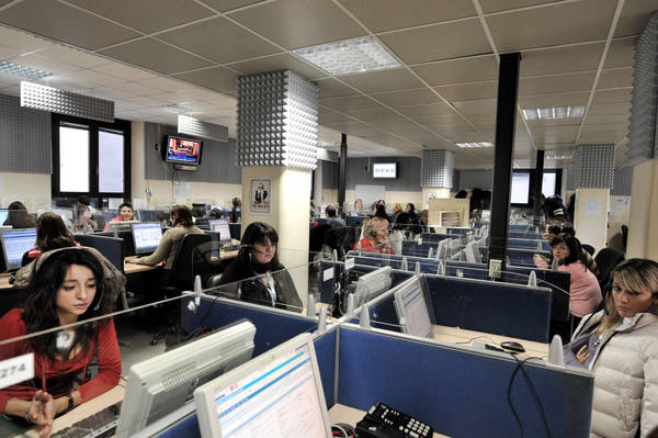 Italians working in call centers in Albania