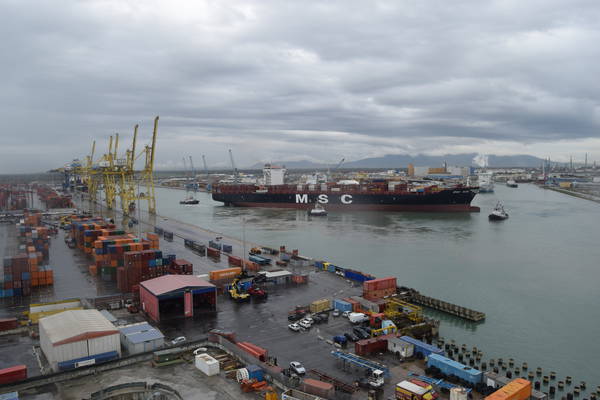 Porti: Livorno, progetto Authority per allargare canale di accesso