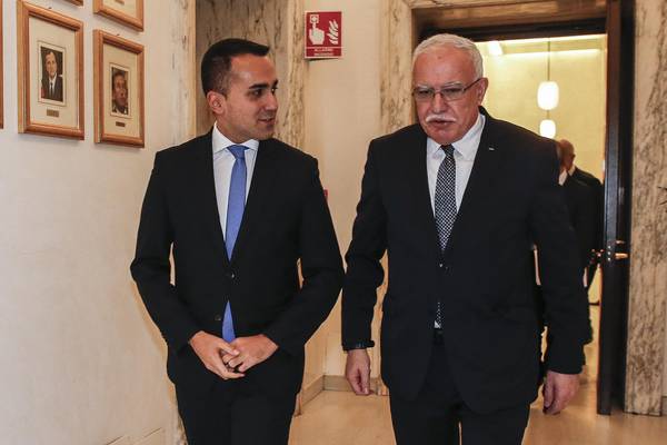 Luigi di Maio riceve il ministro degli Esteri palestinese Riyad al-Malki alla Farnesina