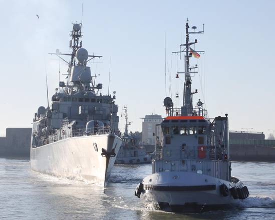 EU approves Operation Sophia extension, recalls ships