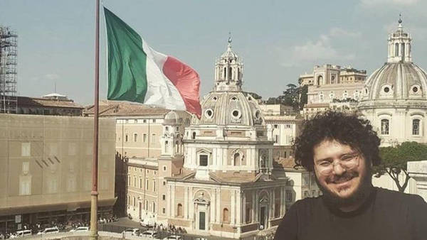 Patrick George Zaky durante un viaggio a Roma