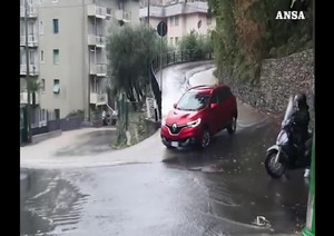 طقس سيء في ايطاليا .. عاصفة .. أمطار غزيرة.. وفيضانات