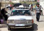 Gaza: tassista si dà fuoco dopo la multa della polizia, è grave