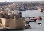 Migranti: polizia Malta ne recupera 49 sbarcati su scogliera