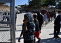 Guardie frontiera Grecia salvano 27 migranti a confine turco