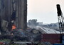 Libano: incendio mai spento, crollano altri silos porto Beirut