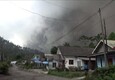 Paura a Giava, erutta il vulcano Semeru: 2.000 evacuati (ANSA)