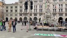 Trieste, No pass fanno montare palco in piazza Unita' d'Italia(ANSA)