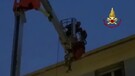 Operaio sospeso a 10 metri di altezza, salvato dai Vigili del fuoco(ANSA)