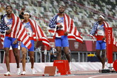 Gli americani vincono la medaglia d'oro nella staffetta 4x400 uomini (ANSA)