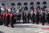 Sassoli, il feretro entra nella basilica avvolto nella bandiera europea
