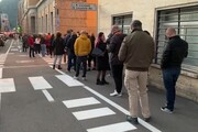 Bolzano, assalto alle farmacie per i tamponi
