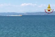 Trieste, brucia un bosco: vigili del fuoco intervengono con Canadair e un elicottero