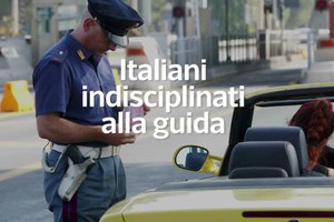 Italiani indisciplinati alla guida: 1 su 3 non usa cintura, 50% dei bimbi senza seggiolino (ANSA)