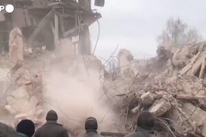 Ucraina, devastazione dopo i bombardamenti nella regione di Sumy (ANSA)