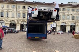 Torino, a piazza San Carlo arrivano i bolidi del passato per l'Autolook Week (ANSA)