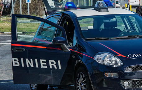 Una vettura dei carabinieri © ANSA