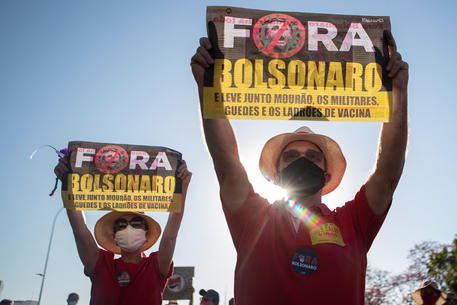 Manifestazioni in Brasile contro il presidente Bolsonaro © EPA