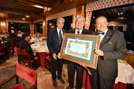 Consegna del Premio Nuvoletti dell'Accademia della Cucina Italiana a Piero Roullet dell'Hotel Bellevue di Cogne (Aosta) © ANSA