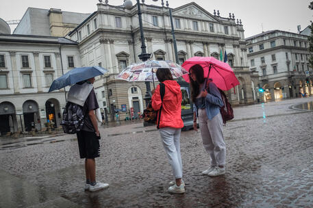 Maltempo: pioggia in Lombardia, parchi chiusi a Milano © ANSA