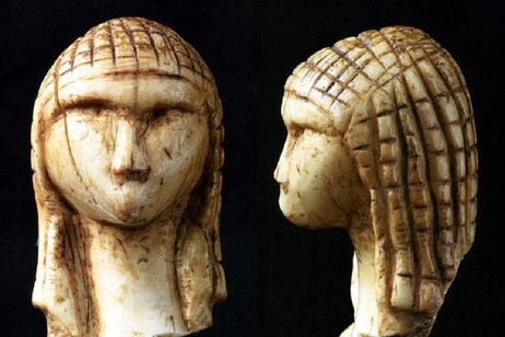 La Signora di Brassempouy, tra i più noti esempi di figure femminili riprodotte dalla cultura gravettiana (fonte: Wikimedia)