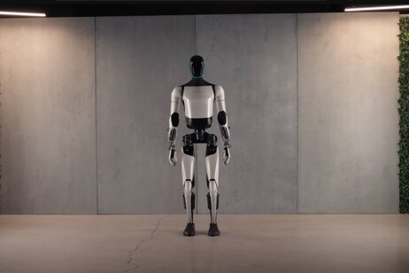 Optimus, il robot di Tesla pronto entro la fine del 2025