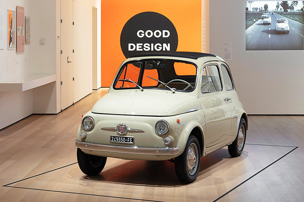 Al MoMA di New York si pu ammirare l'iconica Fiat 500