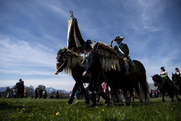Traditional pilgrimage with horses in Traunstein