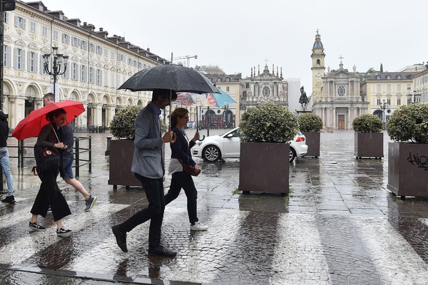 Maltempo: Torino, 100 mm piogga in 12 ore, neve a 2500 metri