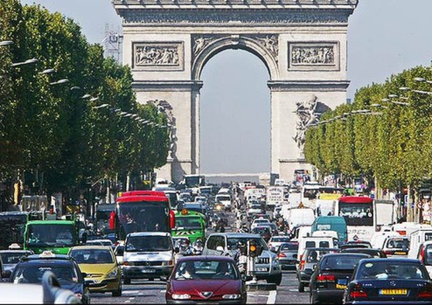 Traffico a Parigi © Ansa