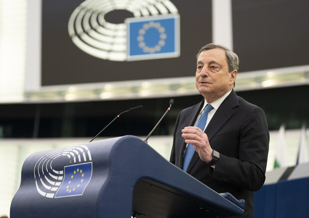 Draghi all'Europarlamento (ANSA)