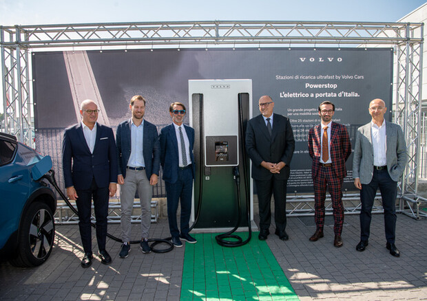 Volvo inaugura a Padova nuova colonnina elettrica ultrafast © Ansa