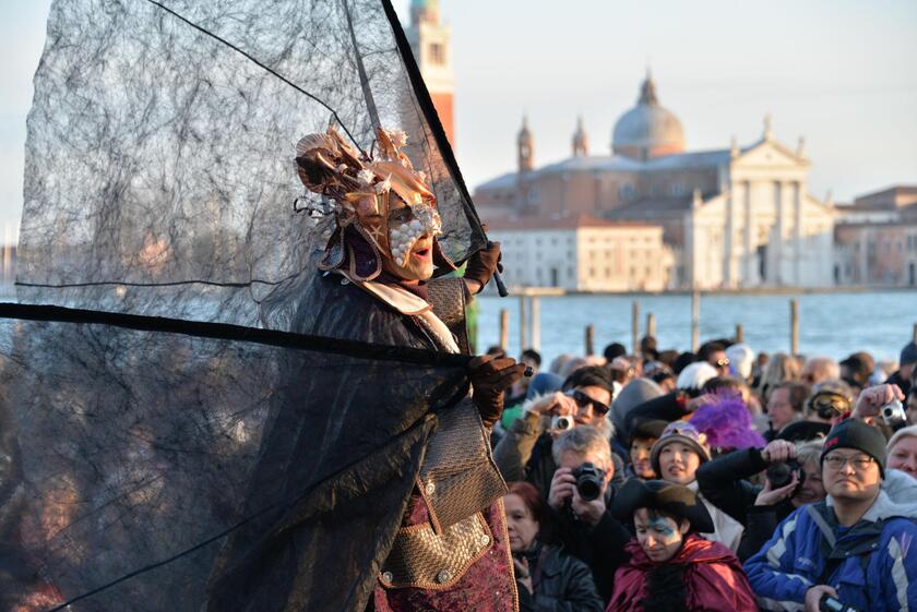 Carnevale: Venezia, sfilata  'Marie ' inaugura edizione 2015 - ALL RIGHTS RESERVED