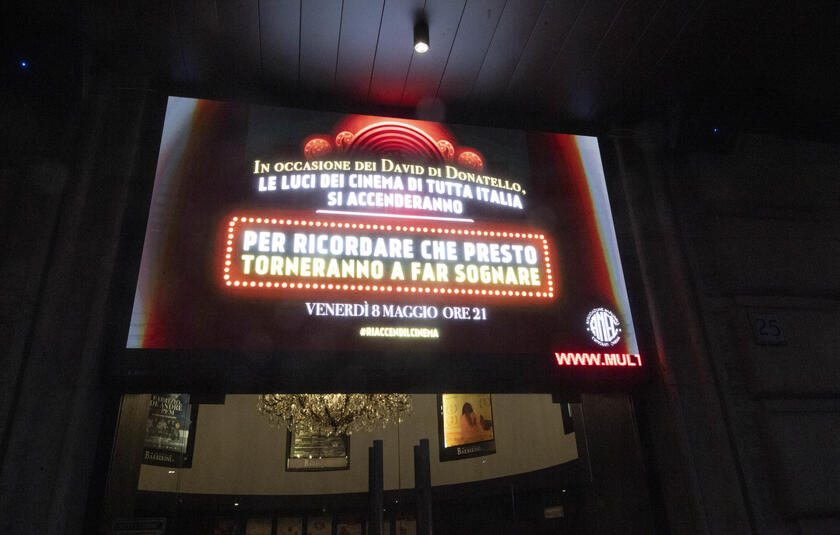 Cinema: Anec, flash mob delle sale con #riaccendilcinema - ALL RIGHTS RESERVED