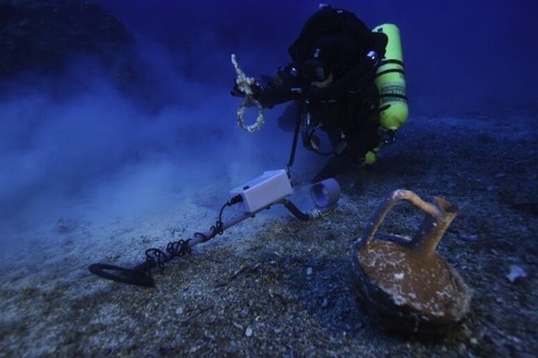 Nuova missione di ricerca archeologica marina al largo di Antikythera, in Grecia, dove tra il 60 e il 50 a.C. naufragò una nave carica di opere d 'arte -     RIPRODUZIONE RISERVATA