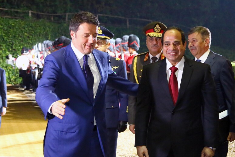 L 'incontro di ieri tra il presidente del Consiglio Matteo Renzi e il presidente egiziano Abdel Fattah El Sisi -     RIPRODUZIONE RISERVATA