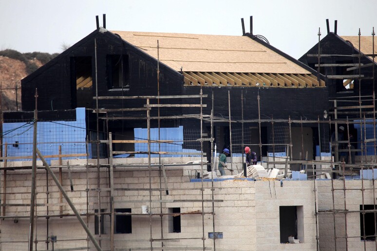 Prosegue la costruzione di nuove case negli insediamenti di coloni ebraici in Cisgiordania (foto archivio) -     RIPRODUZIONE RISERVATA