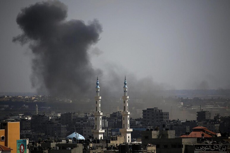 Ancora missili su Gaza © ANSA/EPA